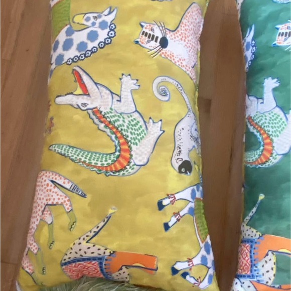 Pair (2 pcs) of Eastern Accents Hullabaloo Pillows - NWT - Picture 3 of 3